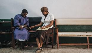 Bilya est un patient de l'hôpital de Sokoto, au Nigeria. Originaire d'un village à proximité de la frontière avec le Niger, il a été touché par le noma quand il avait un an et a été opéré pour la première fois à 20 ans. Nigeria. 2017.
