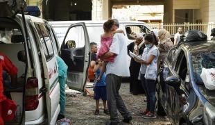 Les équipes MSF se mobilisent dans les quartiers de Mar Mikhaël et Karantina, où elles fournissent un soutien médical, dont un volet de santé mentale, aux personnes victimes de la catastrophe.