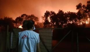 L'incendie du camp de Moria, sur l'île grecque de Lesbos, dans la nuit du 8 au 9 septembre 2020.