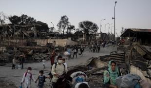 Camp Moria, Lesbos, le 9 septembre 2020. Au lendemain de l'incendie qui a détruit la majeure partie du camp. Les réfugiés et demandeurs d'asile quittent le camp.