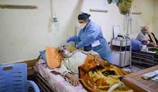 Dans l'unité de soins respiratoires de l'hôpital Al-Kindy de Bagdad.