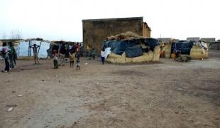 Des familles de personnes déplacées à Fada, dans l'est du Burkina Faso.