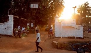 Vue de l'entrée de l'hôpital de Bambari. Décembre 2020. République centrafricaine. 