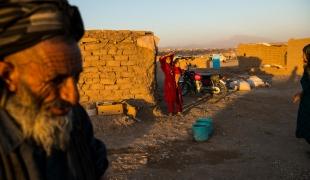 Vue d'un camp de personnes déplacées installé en bordure d'Hérat. MSF gère une clinique à proximité du camp. Afghanistan. 2019.