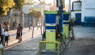 Une station-service de Port-au-Prince fermée à cause de la pénurie de carburant, Haïti, octobre 2021. 