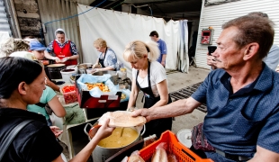 In Ukraine, MSF Works in Partnership with Local Groups