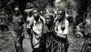 Réfugiés rwandais dans le village de Biaro. 1997. 