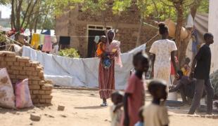 Vue du camp de personnes déplacées d'Al Zahra à Wad Madani avant l'offensive des Forces de soutien rapide. Décembre 2023. Soudan. 