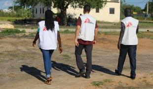 MSF medical staff walking in Renk Civil Hospital