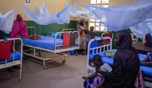 Vue d'une salle d'hospitalisation à l'hôpital général de Gummi, soutenu par MSF. Nigeria. 2023.