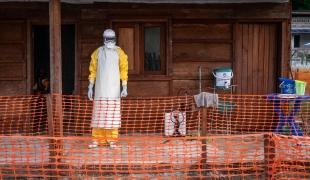 Ebola : Une nouvelle étude montre que la vaccination durant une épidémie réduit de 84 % le risque de développer la maladie 
