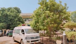 Vue générale de l'hôpital Al Nao, soutenu par MSF et situé dans la ville d'Omdourman, en banlieue de Khartoum. Soudan, août 2023.