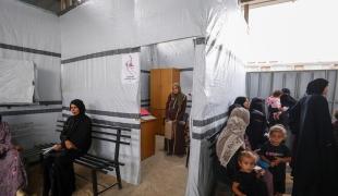 L’érosion de la dignité et les conditions de vie indignes