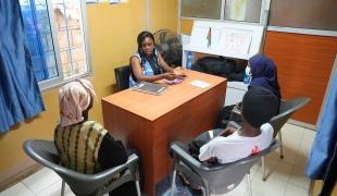 Kenya : 100 000 consultations pour soutenir la santé des jeunes à Mombasa
