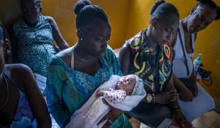 Haïti : à Port-au-Prince, les femmes risquent leur vie pour accéder aux soins médicaux