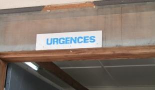 A l’hôpital de Bétou le service des urgences est ouvert 24 heures sur 24 et 7 jours sur 7. Entre 800 et 900 consultations y sont réalisées chaque mois un tiers sont des enfants de moins de 5 ans. 