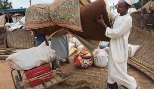 Préaparation avant le départ vers un camp de réfugiés à Goré Tchad pour les dernières personnes de la comuunauté musulmane de Bossangoa.