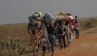 Des Sud Soudanais fuyant les violences dans l'Etat d'Unité Soudan du Sud janvier 2014.