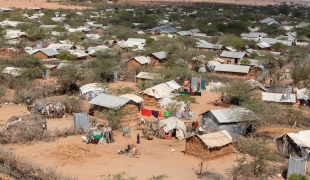 Vue aérienne du camp de Dagahaley l'un des cinq camps composant Dadaab au Kenya. MSF