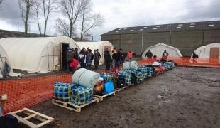 Les migrants s'installant dans le nouveau camp de la Linière le 7 mars 2016 Raphaël Etcheberry/MSF