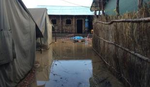 Le camp de réfugiés de Lietchuor sous les eaux