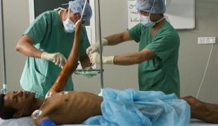 Hôpital chirurgical MSF à Aden. Mai 2012.