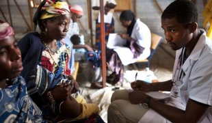 Hôpital du district de Madaoua. D’après l’Organisation mondiale de la Santé (OMS) le paludisme tue chaque année 660 000 personnes dont 90% en Afrique. Les principales victimes de la maladie sont les enfants de moins de cinq ans et les femmes encei