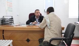 Consultation au centre de prise en charge du VIH Al Goumhouri à Sana'a.