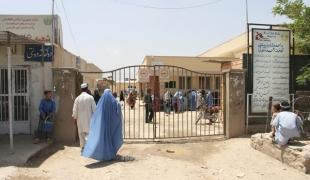 Entrée de l'hôpital Ahmed Shah Baba Kaboul  Juin 2010