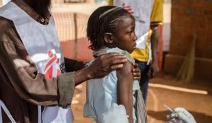 Campagne de vaccination de masse contre la rougeole Bria Est de la RCA avril 2015