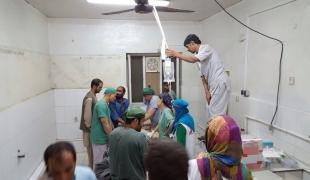 Afghanistan : opération dans un bloc improvisé après le bombardement de l'hôpital MSF de Kunduz