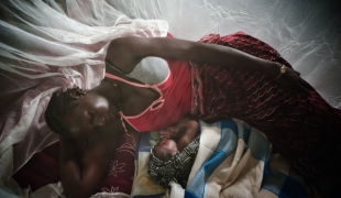 Maternité de l'hôpital MSF de Pibor état de Jonglei au Sud Soudan  novembre 2010