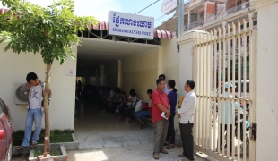 En septembre 2016 MSF a ouvert un programme dédié aux patients atteints d’hépatite C à Phnom Penh dans les locaux de l’hôpital Preah Kossamak. Pour la première fois un projet permet aux personnes les plus vulnérables d’être dépistées et d