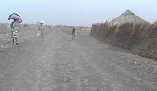 Les combats intenses entre les forces gouvernementales et celle de l’opposition nommées « Agwelek » ont forcé la population à fuir de Kodok à Aburoc. Avril 2017. Anthony Jovannich/MSF