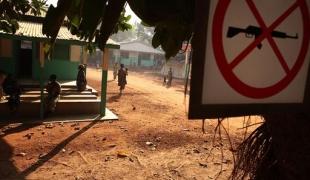 Suite à une nouvelle attaque à l’encontre de ses équipes médicales et de ses structures l’organisation médicale Médecins Sans Frontières (MSF) vient de retirer une partie de son personnel de la ville de Ndélé située dans le Nord de la Répub