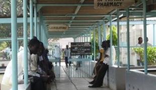 Une nouvelle étude réalisée par MSF montre que la moitié des patients atteints du SIDA et hospitalisés à Homa Bay au Kenya se trouvent en situation d’échec thérapeutique. Alors que le nombre de patients mis sous traitement antirétroviral doit a