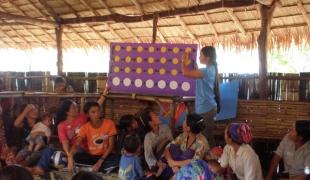 Planning familial. Cours de sensibilisation aux moyens de contraception ouverts aux hommes et aux femmes.