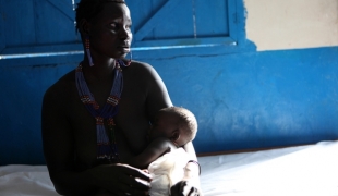 Dans le centre de soins de santé primaire de Pibor État de Jonglei Soudan  Octobre 2009