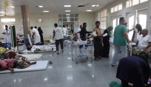 Les blessés affuent au service chirurgical d'urgence MSF à Aden. Avril 2015.