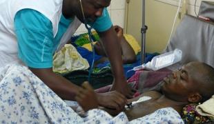 Bangui violence blessés hôpital communautaire