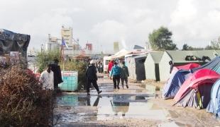 La vie dans le camp de Calais à quelques heures du démantèlement