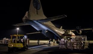 Un avion cargo MSF en partance pour les Philippines.