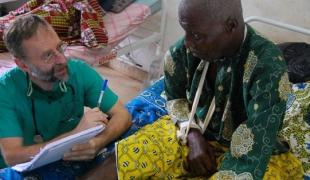 Martial Ledecq chirurgien MSF à Bangolo