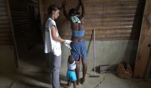 Contraception par injection lors d'un dispensaire mobile dans Buenaventura