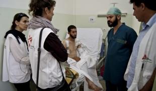 Une équipe de Médecins Sans Frontières visite l'hôpital Abbad à Misrata en juillet 2011.
