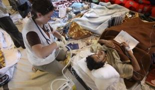 MSF prend en charge des blessés à Misrata