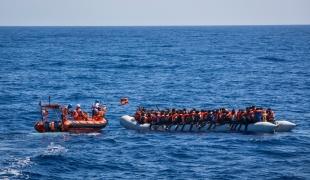 Une opération de sauvetage en Méditerrannée juin 2017 Andrew McConnell/Panos Pictures