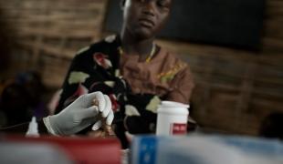 MSF effectue un test du paludisme. Octobre 2014 Nord Bahr el Ghazal Soudan du Sud