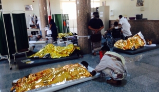 L'hôpital MSF est plein les blessés sont installés sur des matelas. Aden mars 2015.