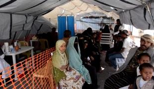 Les équipes MSF de Khamer proposent des soins aux déplacés en provenance de Saada.